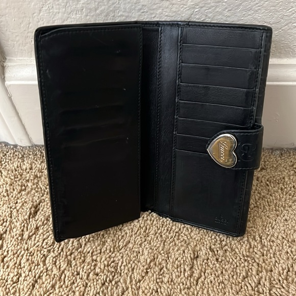 Gucci Emily horsebit bag comes with free gift.  Box not included. - Picture 11 of 14